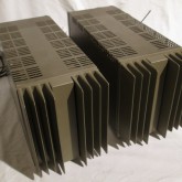 QUAD 初のソリッドステートアンプです。