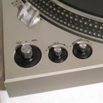 Technics SL-1700 semi-automatic record player