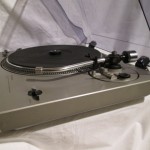 Technics SL-1700 semi-automatic record player