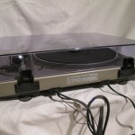 Technics SL-1700 semi-automatic record player
