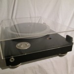 MICRO DD-8z record player (tone-arm less))