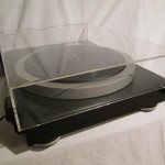 MICRO DD-8z record player (tone-arm less))