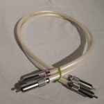 Oyaide TUNAMI TERZO RR 0.7m RCA line cables (pair)
