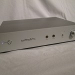 LUXMAN P-200 headphone amplifier