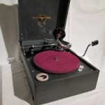 Columbia G-55 portable phonogram/gramophone