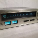 Accuphase T-101 FM tuner