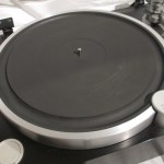 YAMAHA GT-2000 analog disc player