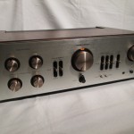LUXMAN L-80V integrated stereo amplifier