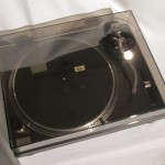 Technics SL-1200mk4 analog disc player
