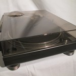 Technics SL-1200mk4 analog disc player