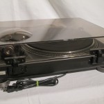 Technics SL-1200mk4 analog disc player