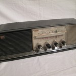 SHARP UL-130 tube radio