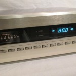 Accuphase T-107 FM tuner