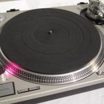 Technics SL-1200mk2 analog disc player