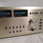 Accuphase E-303 integrated stereo amplifier