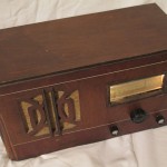 Royal (Harasaki Radio MFG.) model-255 tube radio