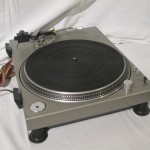 Technics SL-1200 analog disc player