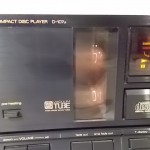 LUXMAN D-107u CD player