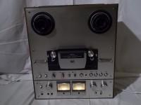 AKAI の 2-track 専用機です。