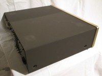 横部は良い状態ですが、上面に機器設置痕が確認できます。