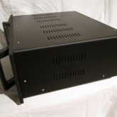製品横部です。目立つ傷などはありません。