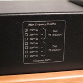 正規輸入品、100VAC 仕様です。