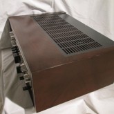 製品横部です。ウッドキャビネットは比較的良い状態と判断できます