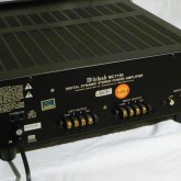 McIntosh伝統のスピーカーターミナルは裸線か Y-lug でご使用ください。