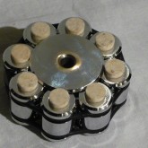 レーベル面はフェルトで接地します。