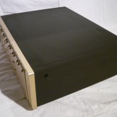 製品横部です。目立つ傷などはありません。
