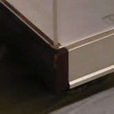 キャビネットには多少のダメージがあります。