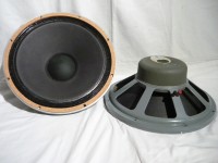 JBL 15inch ウーファーの名作 150-4C です。