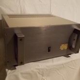 重厚感ある風貌は音色傾向を表しているかのようです。