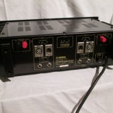 ACケーブルは着脱できません。