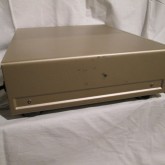 製品横部です。こちら側には汚れがあります。