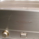 フロントフェイスに傷があります。