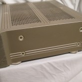 製品横部です。こちら側には目立つ擦り傷があります。