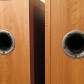 ポート周辺はフィニッシュがたわんでいます。