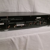 製品背面部です。ACケーブルは着脱可能(IEC320-c13/c15 適合)です。
