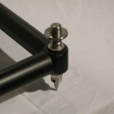 トップマウントを乗せた状態です。MDFボードはこの上にはまるように乗ります。