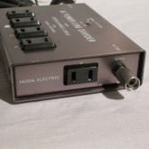 製品横部に出力が1箇所あります。