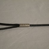 製品表示部の写真です。信号方向性が指定されています。