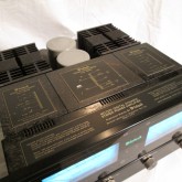 製品上面の塗装には腐食が広がっています。その分を考慮した価格としました。