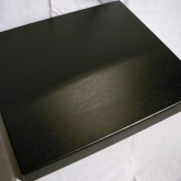 全体的に良い状態ですが、些細な使用感はございます。