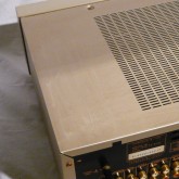 天板には多少の傷などがあります。