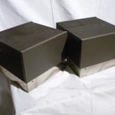 製品側面部です。シャーシのめっき部分はしみなどのダメージがあります。