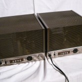 製品背面部です。入力は RCA 、出力は端子台(ねじ式)です。