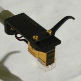 ボディは同社製 MCシリーズ を踏襲しています。