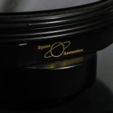 製品前部・製品名ロゴの拡大写真です。