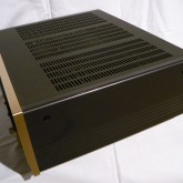製品横部です。製品全体には擦り傷などもなく非常に良い状態です。
